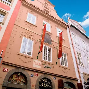 Bijou De Praag
